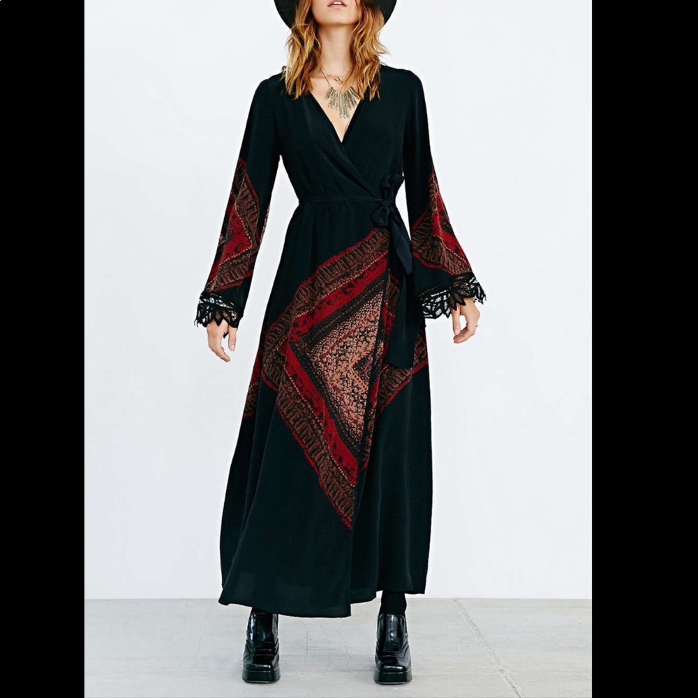 Stone Cold Fox Kimono Wrap Dress - Picture 2 of 5